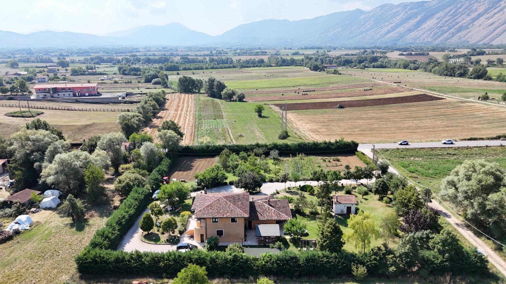 Bed & Breakfast Le Piagge Scurcola Marsicana Bagian luar foto